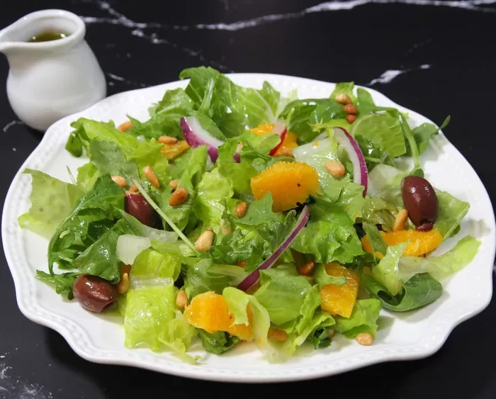 Romaine Salad with Orange and Olives