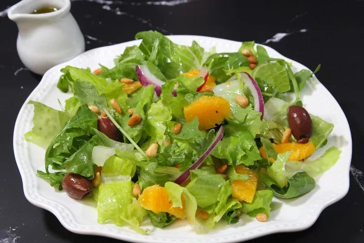 Romaine Salad with Orange and Olives