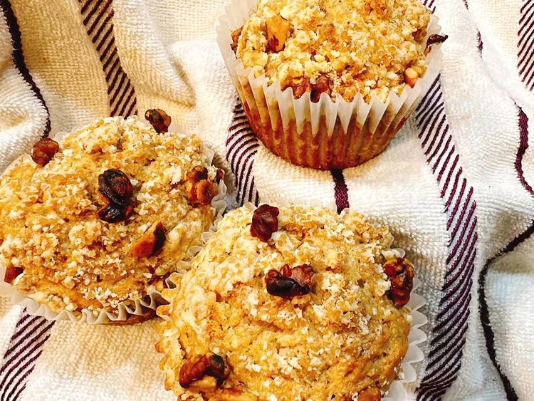 Applesauce Muffins