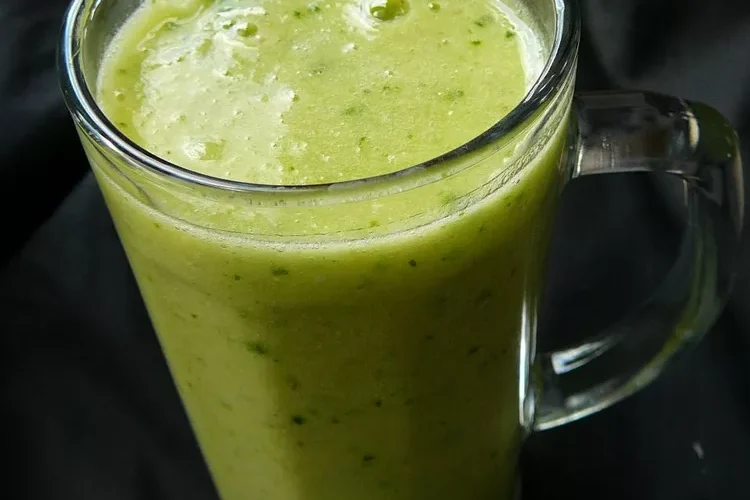 Kale Orange Banana Smoothie