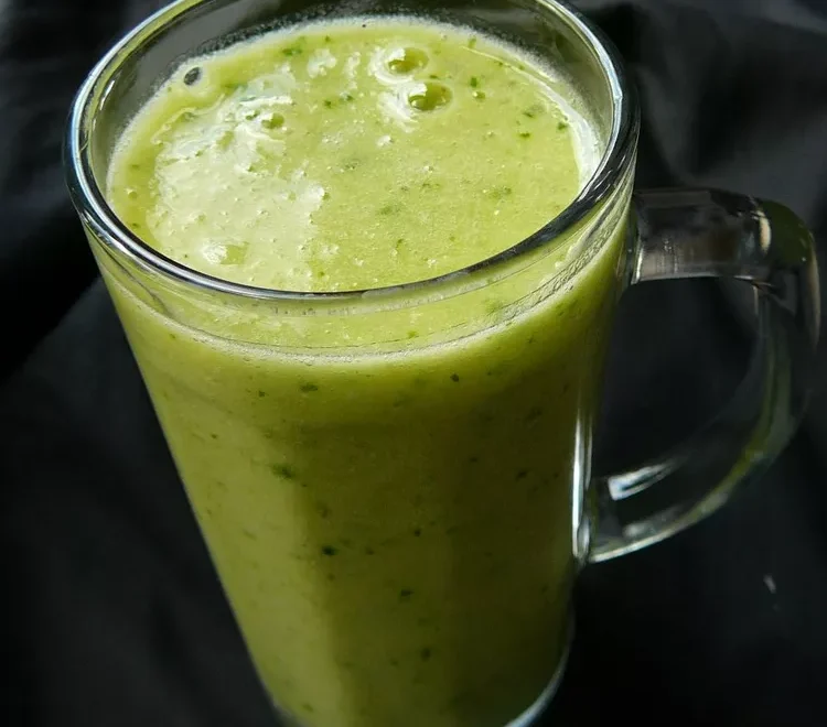 Kale Orange Banana Smoothie